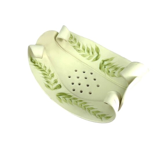 Hilborn Footed Ceramic Berry Bowl With Leaf Design - Picture 1 of 10